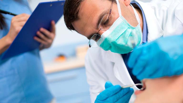 clinico-geral-blog1-Dentista-Porto-Alegre-Odonto-Clinica-Odontologica-em-Implante-Dentario-Odontologia-Dentaria-Dental-Restauração-Tratamento-Canal-Dentaduras-Prótese-Fixa-Móvel-All-on-Four-Bruxismo-Clareamento-Dentadura
